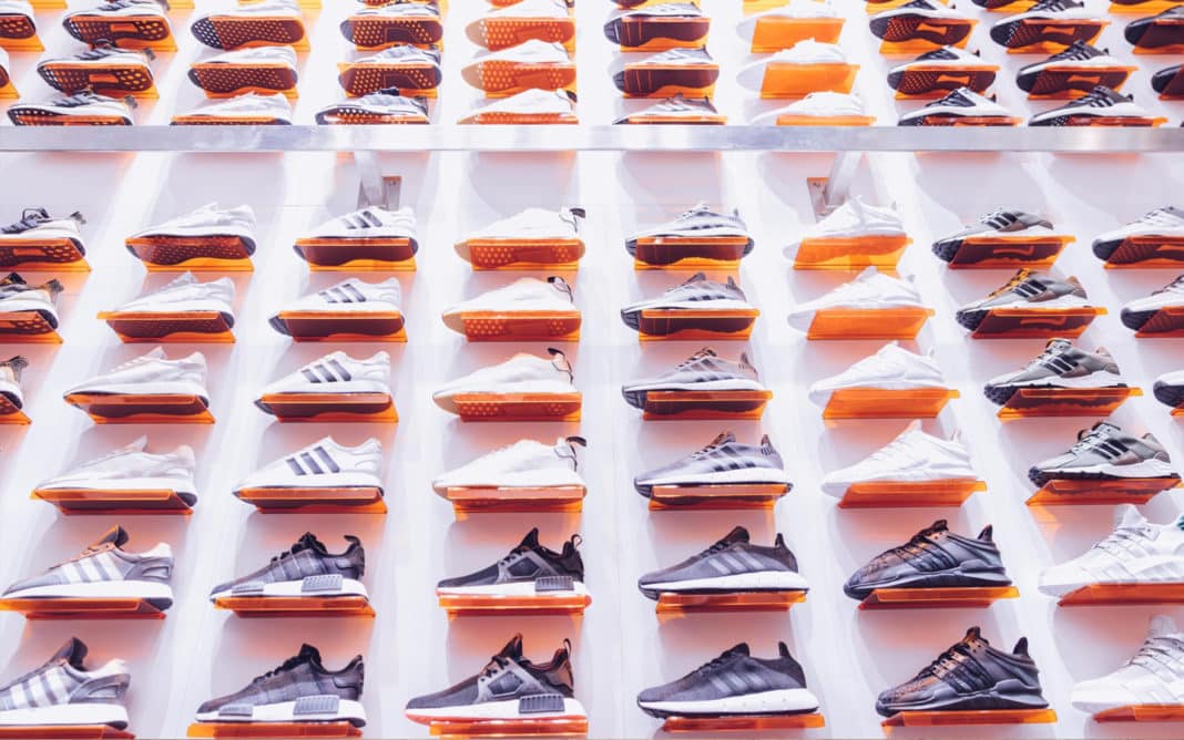 Les sneakers C'est quoi ? Définition, origine et histoire Young Gent