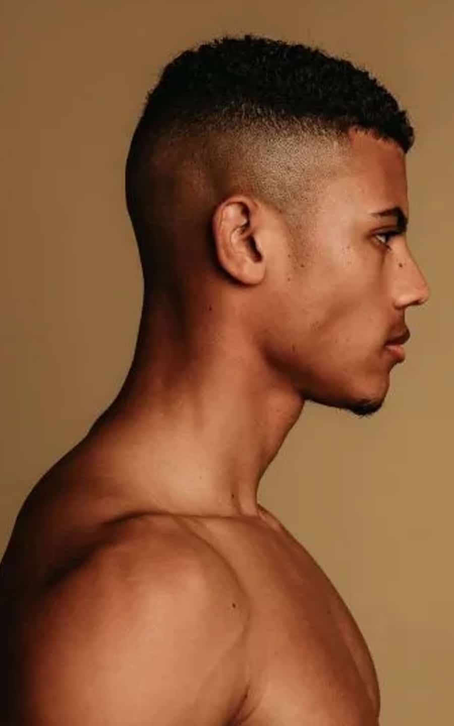 Coupe militaire pour homme Comment la porter ? Idées et inspirations Young Gent